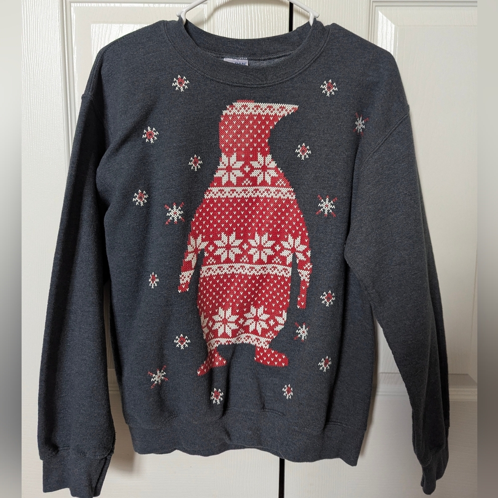 Penguin Christmas Sweater | Dark Grey Snowflake Holiday Sweatshirt (Gildan) Sz S
